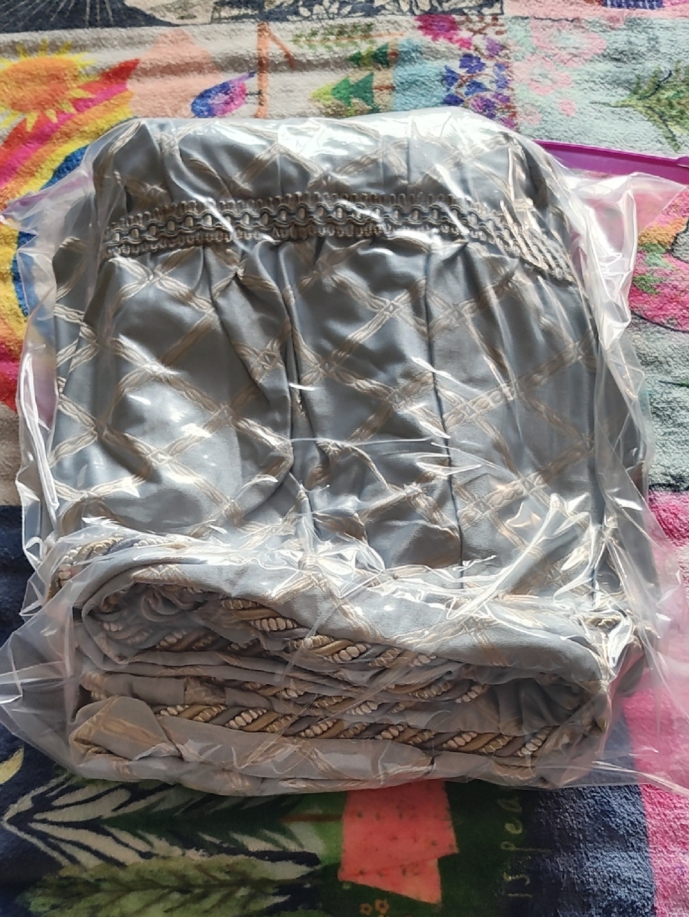 HOME: ROUAL BLUE PILLOW CASE SET - Picture 10 of 10